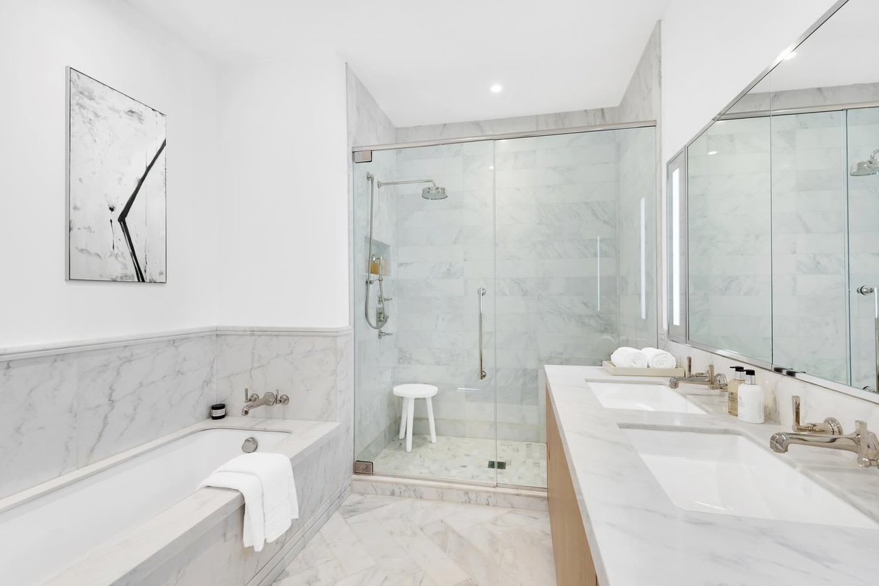 215 E 19th St, #9B