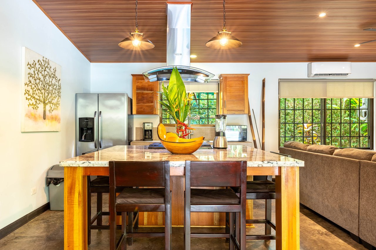 Uvita Garden Villa and Casita, 4 Bedrooms Total, Walking Distance To All