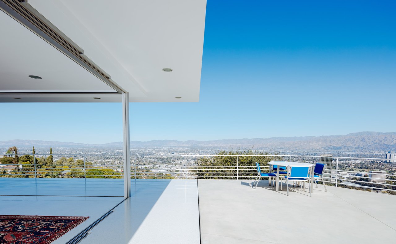 Contemporary Modern View Home