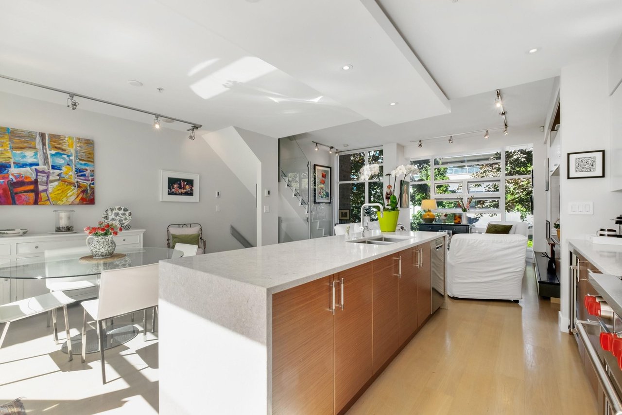1566 W 8th Avenue, Vancouver