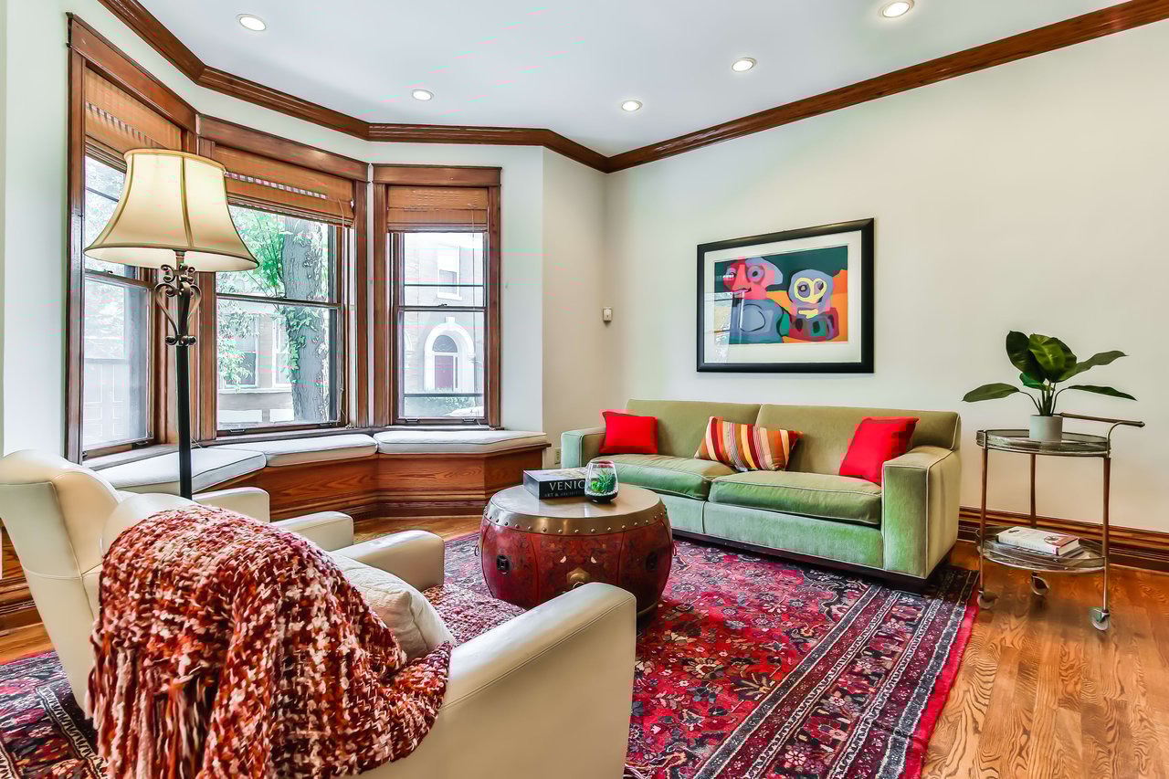3806 N Alta Vista Ter