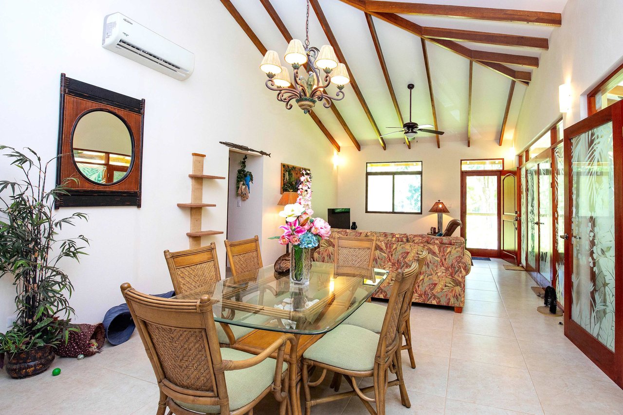 Wheelchair Friendly- 2 Bedroom house in a Quiet Community
