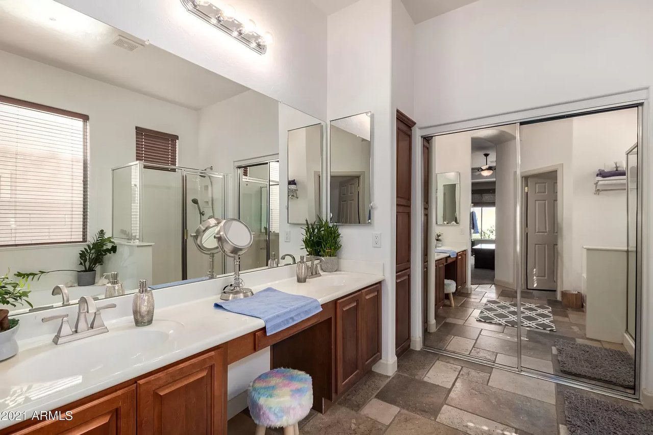 4052 E Desert Forest Trl