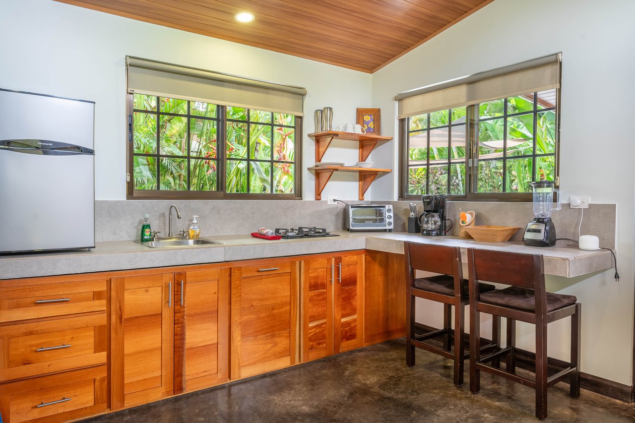 Uvita Garden Villa and Casita, 4 Bedrooms Total, Walking Distance To All