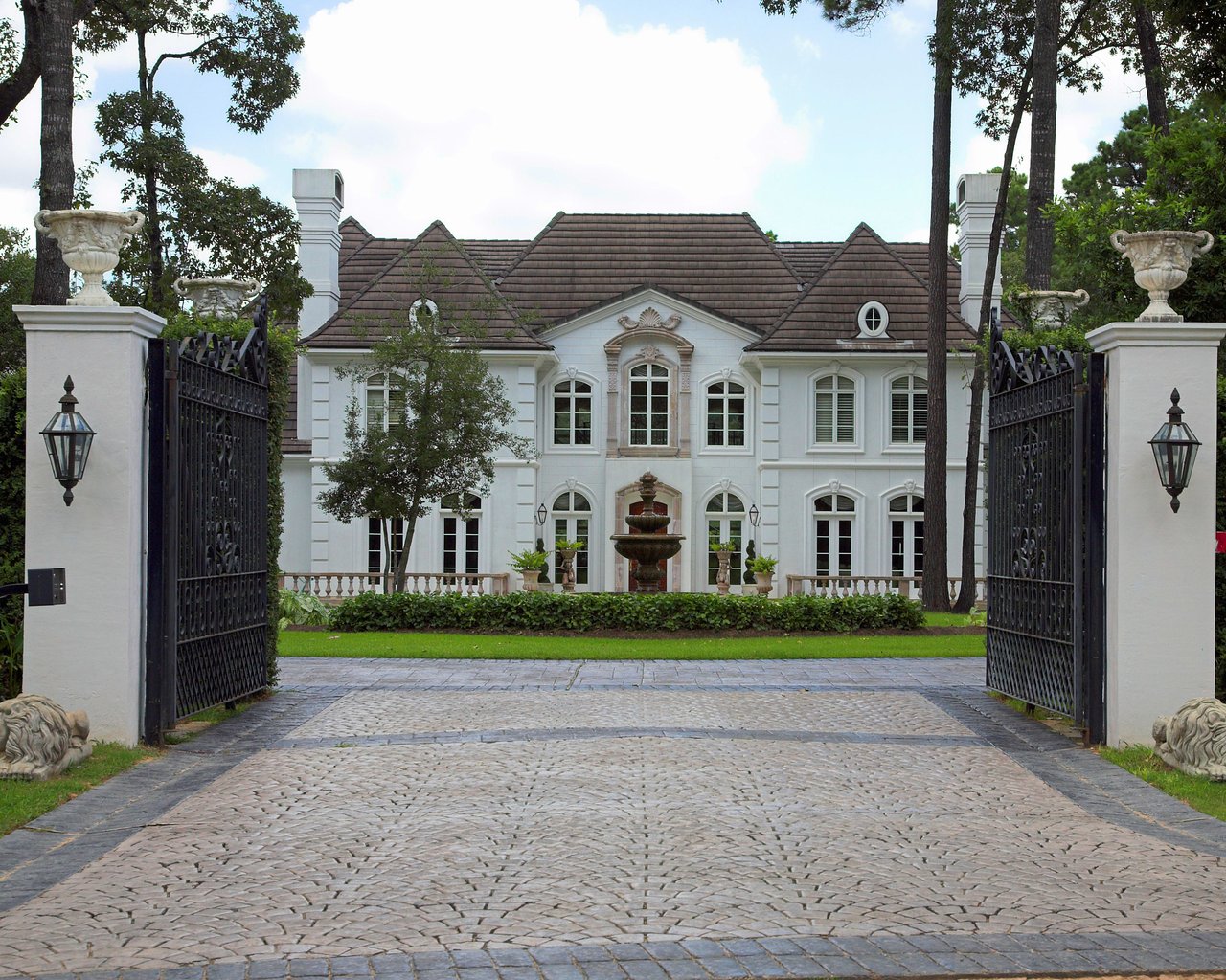 River Oaks