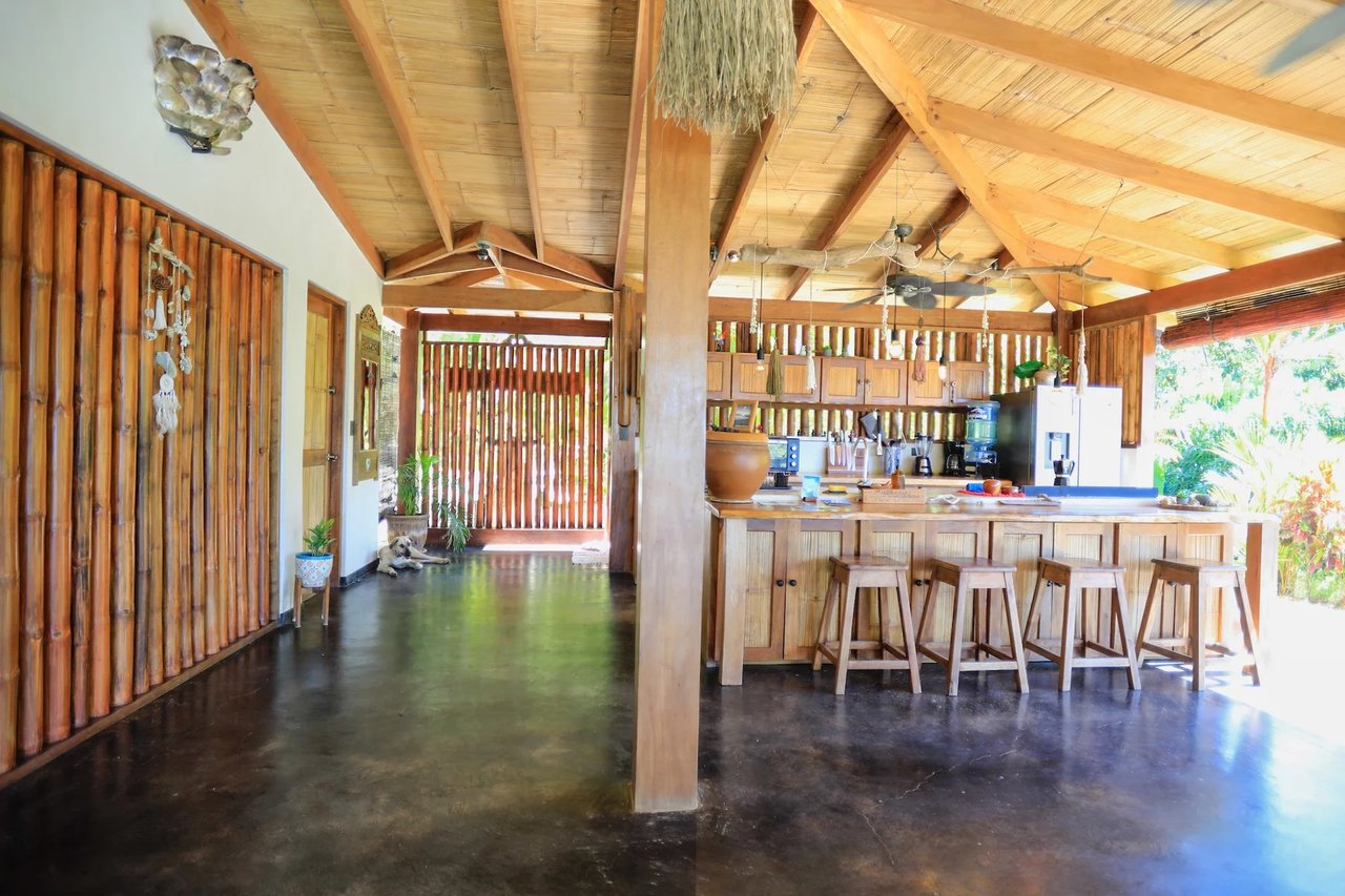 Balinese Vacation Rental Estate, Santa Teresa, Puntarenas