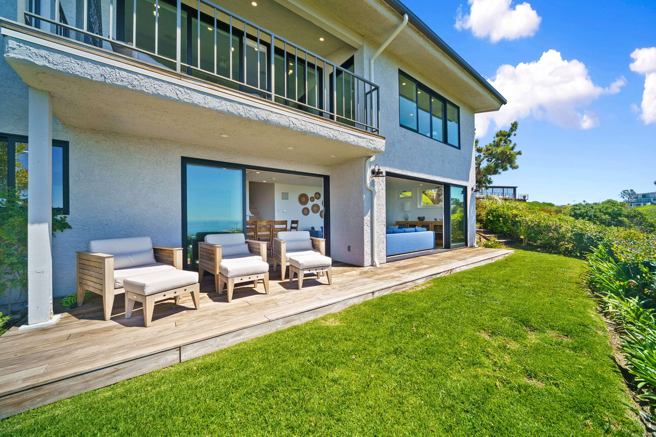 Sensational Bluff Top Malibu Townhome