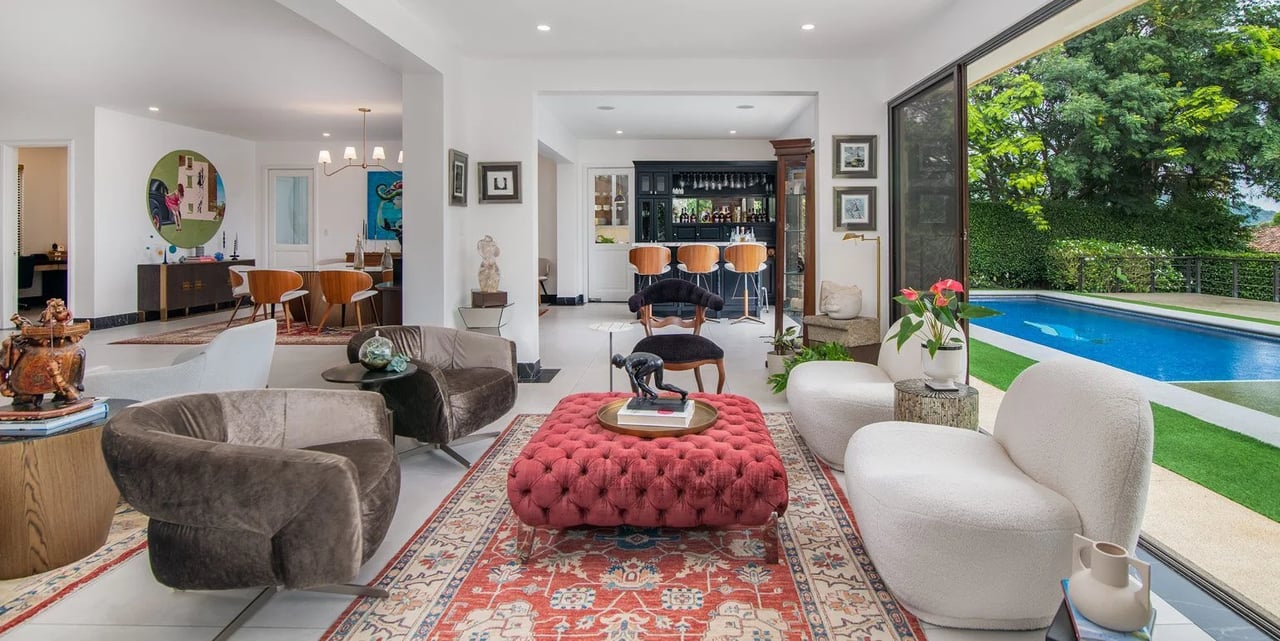 Renovated Pool Estate, Escazu, San Jose