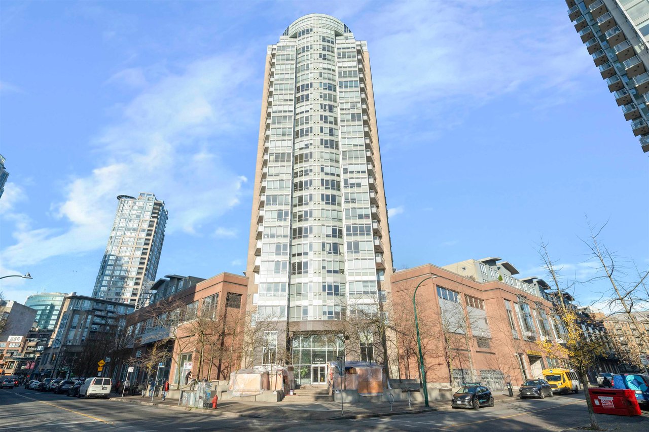 1905-63 Keefer Pl