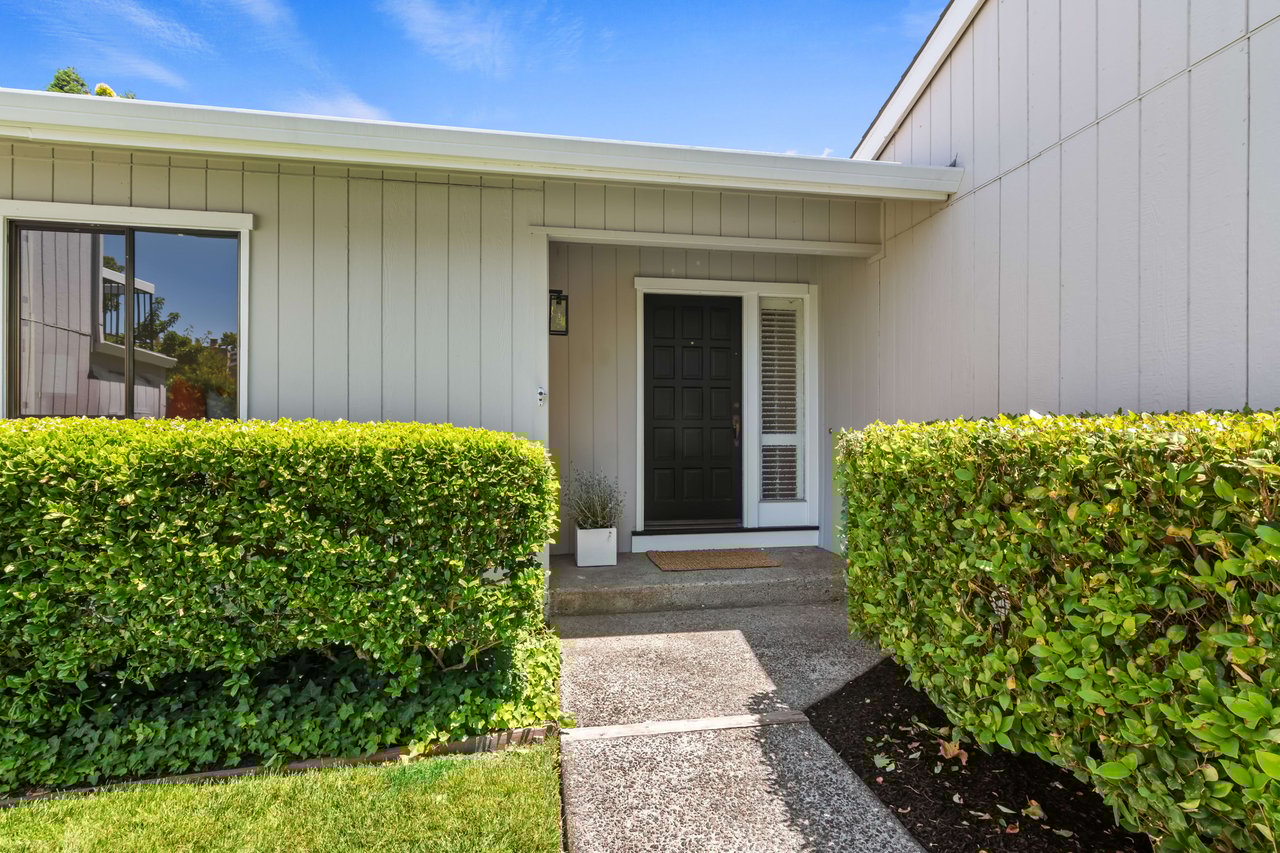 863 Augusta Dr