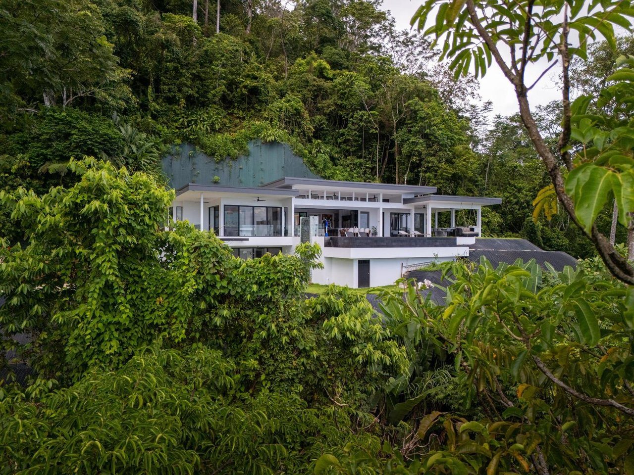 Private Solar Powered Ocean View Villa, Ojochal, Puntarenas