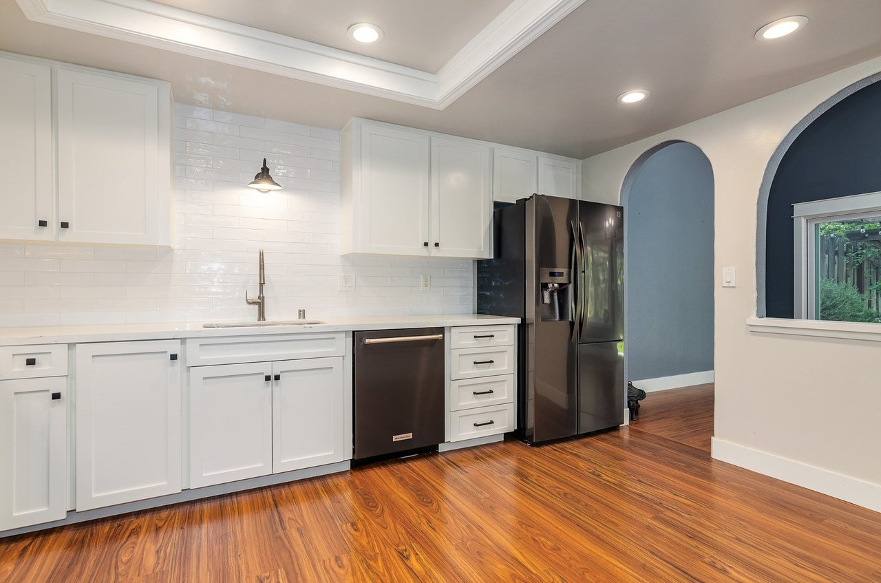 1105 Glengarry Ln - Rudgear Estates