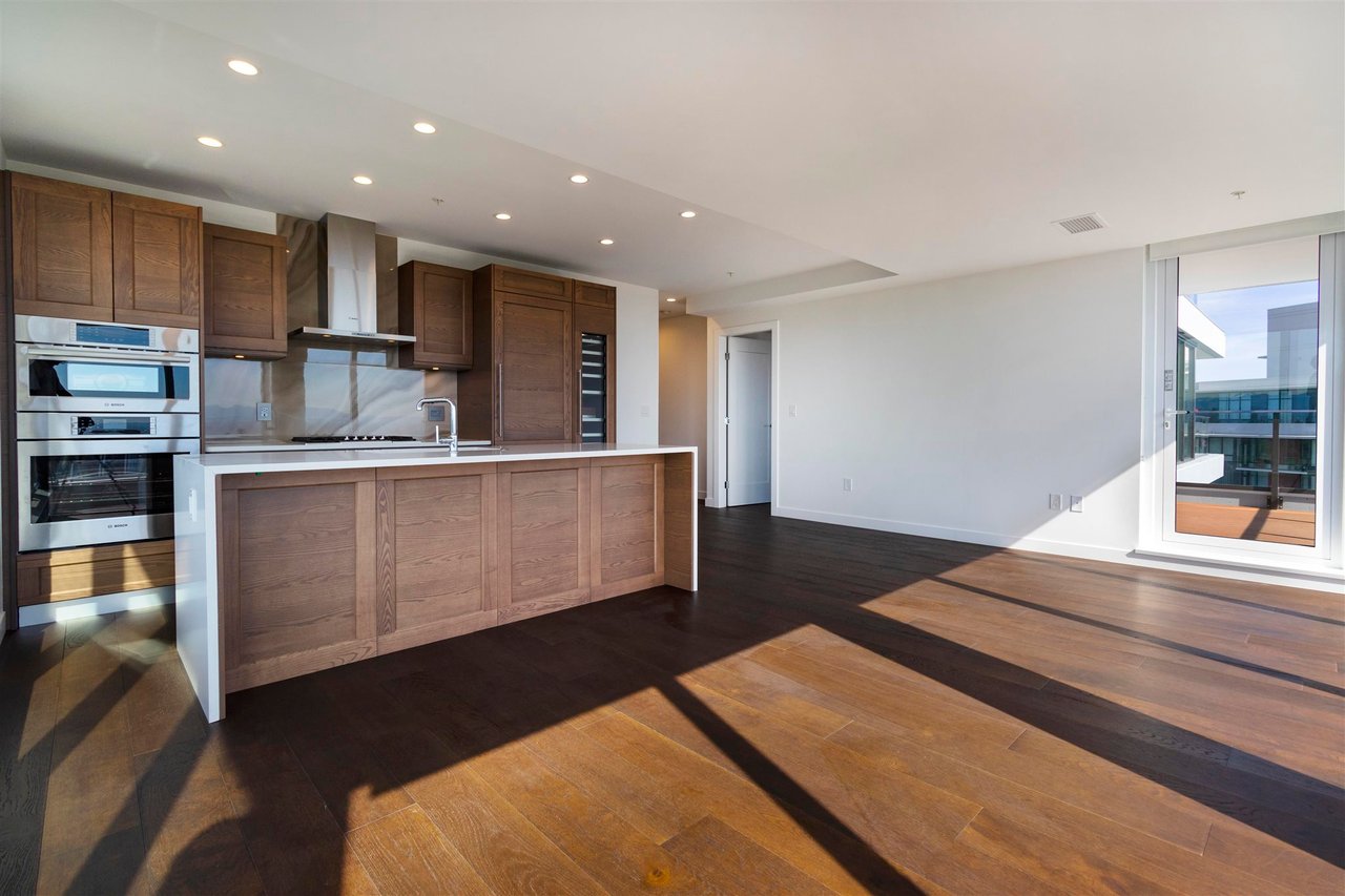 2102-5629 Birney Ave