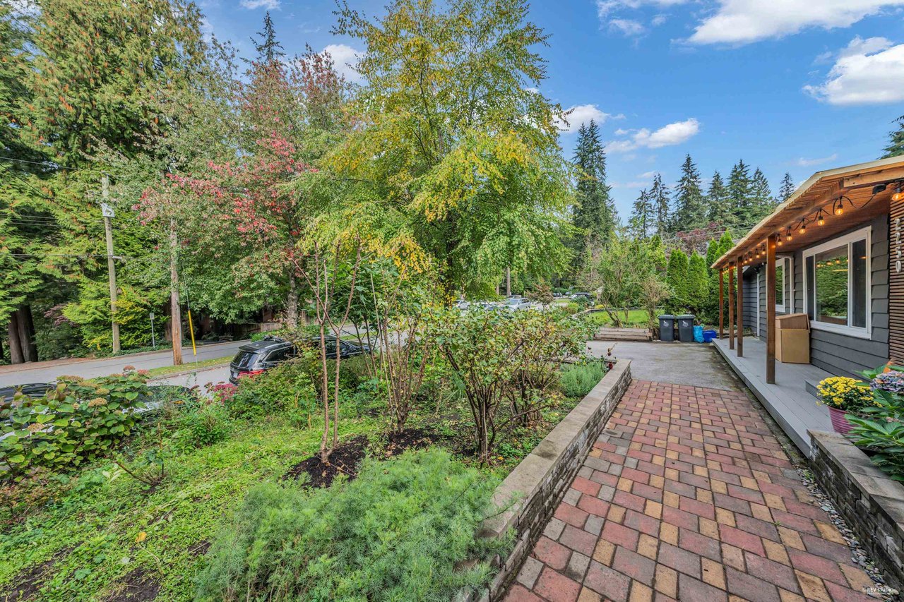 2250 Riverside Dr