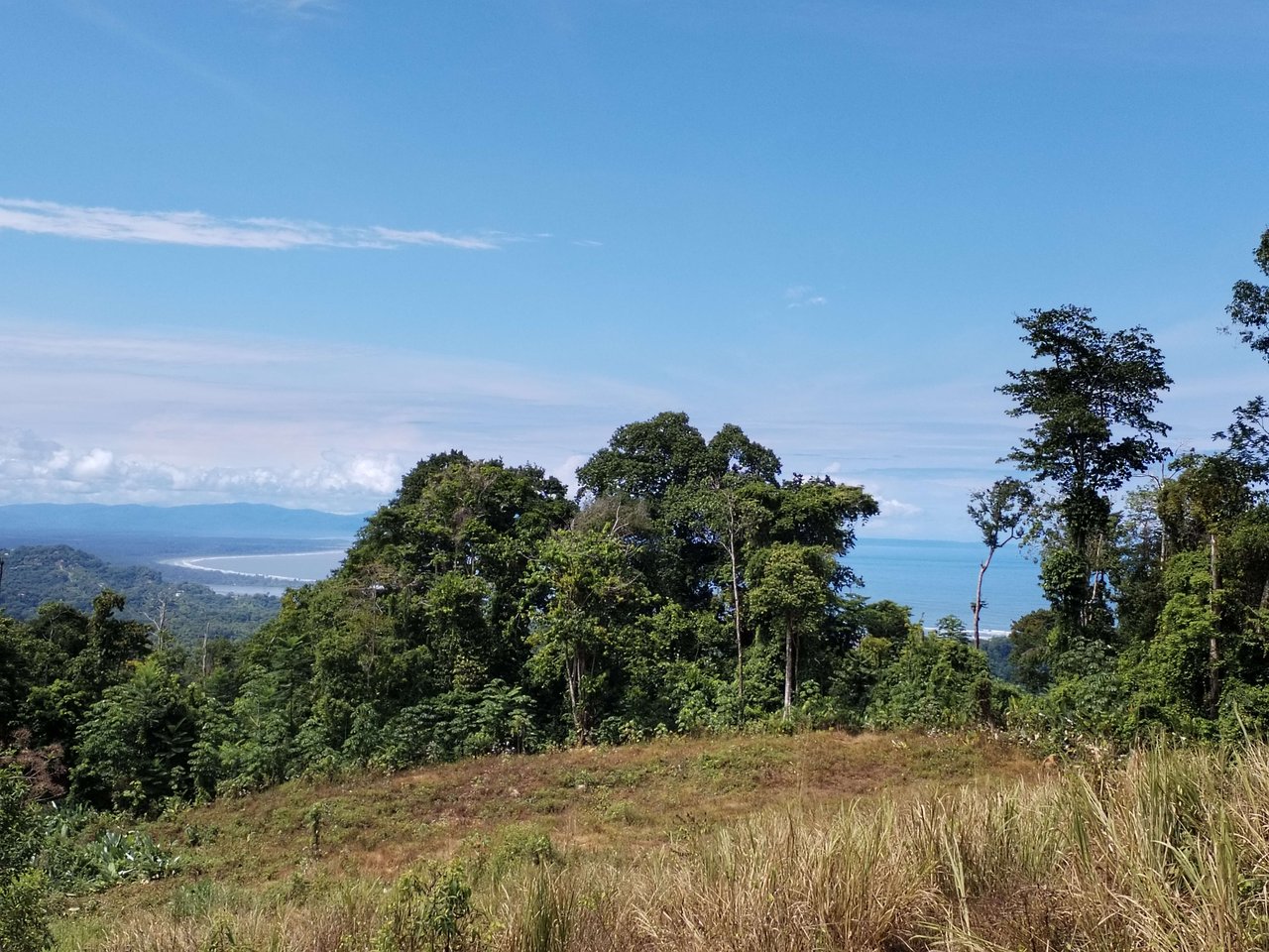 Ocean and Mountain View 3-Bedroom Home in Ojochal, Costa Rica - Casa Paradise