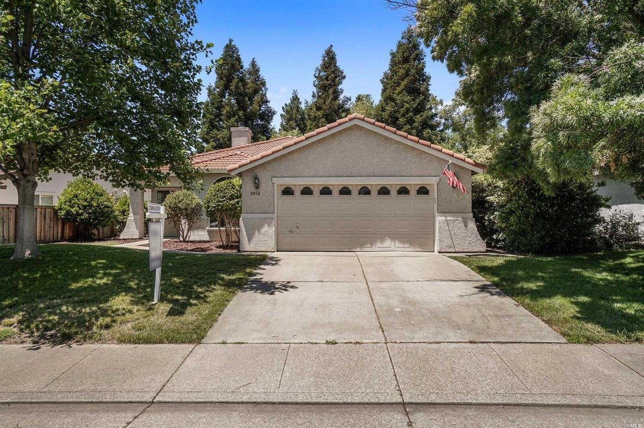 3974 Shaker Run Circle