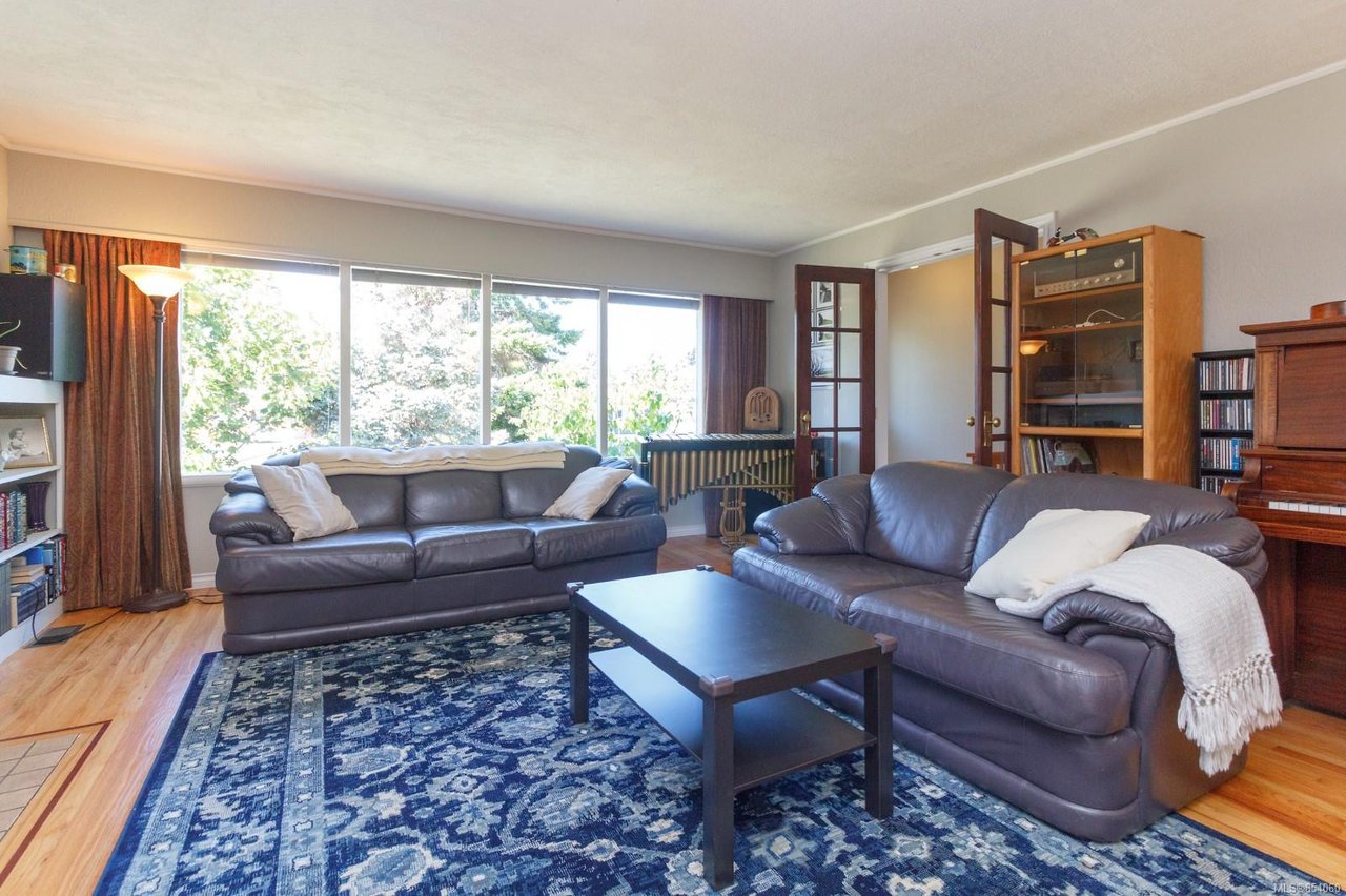 1937 Carrick St