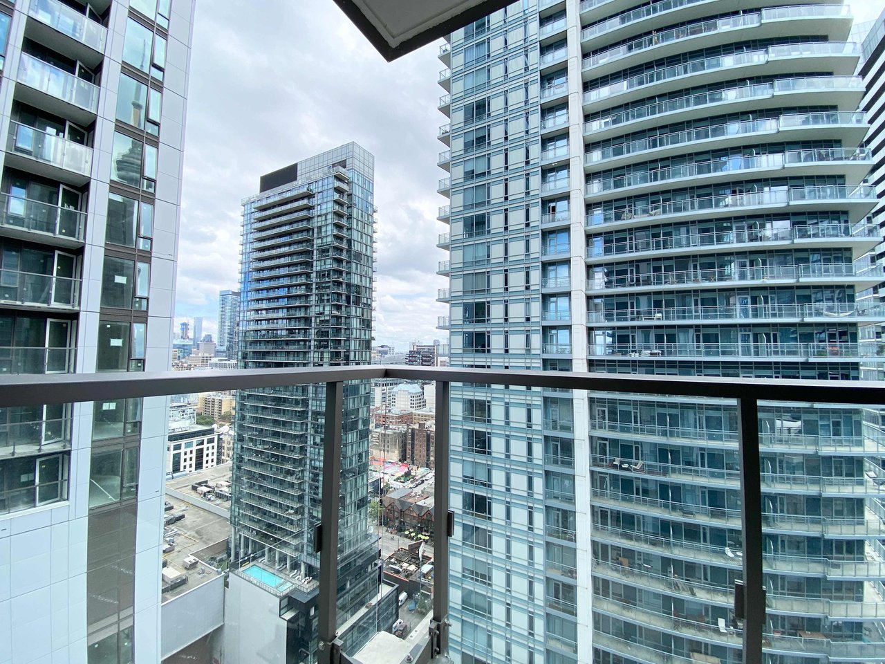 8 Widmer St Unit: 3005
