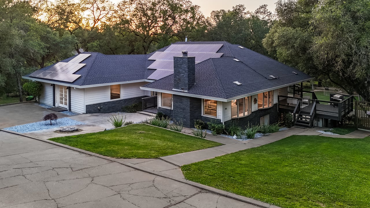 2880 Carlson Drive