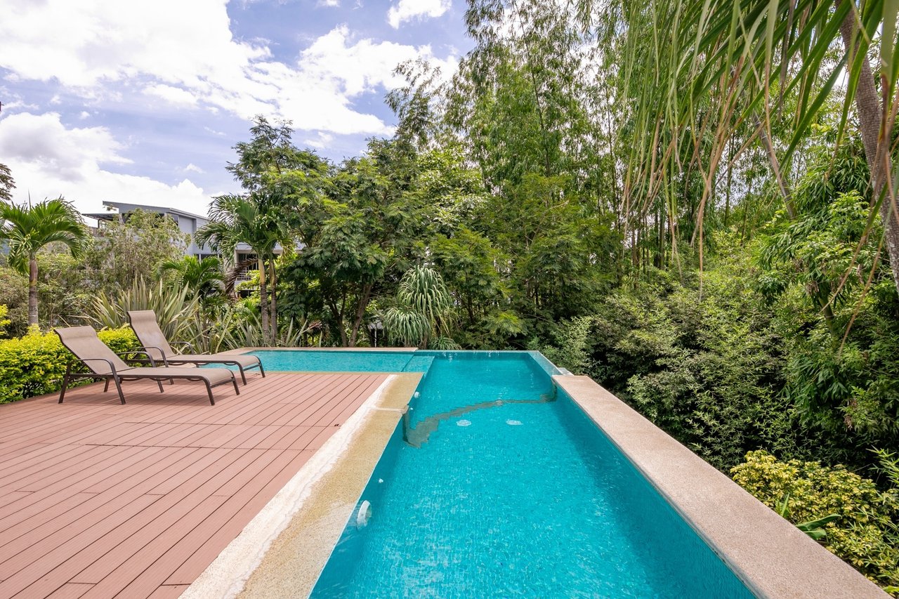 Private Garden Level Condo, Santa Ana, San Jose