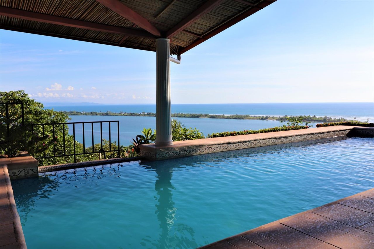 Iconic Eco-lodge With Outstanding Ocean, Sunset, and Mountain Views