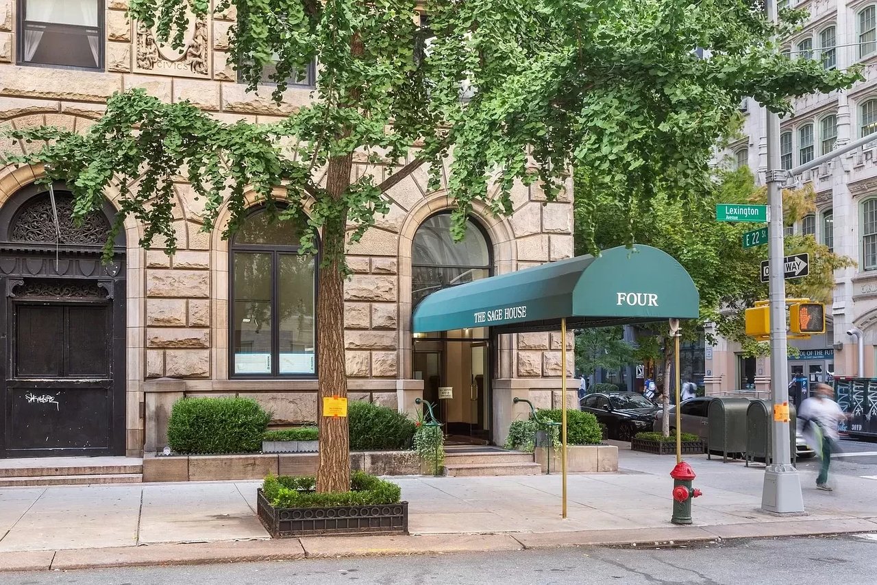 4 Lexington Ave., #13M
