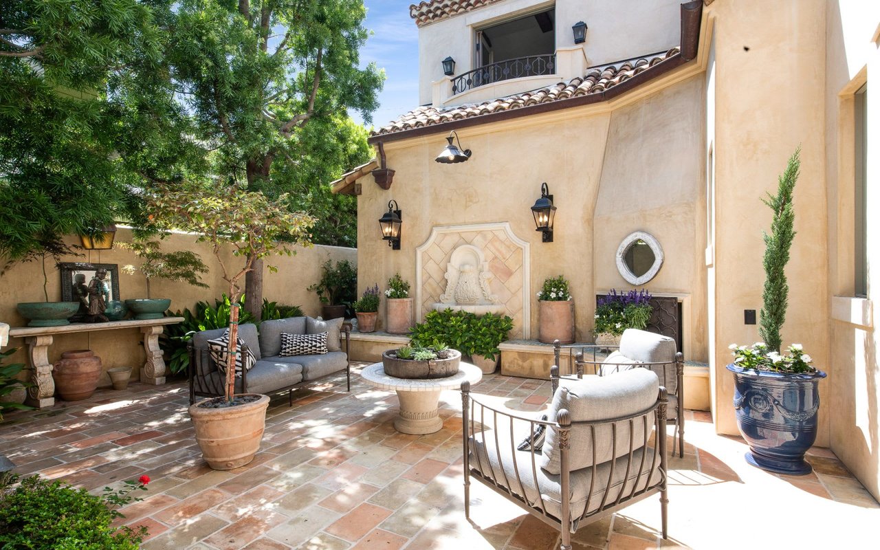 227 Poinsettia Ave