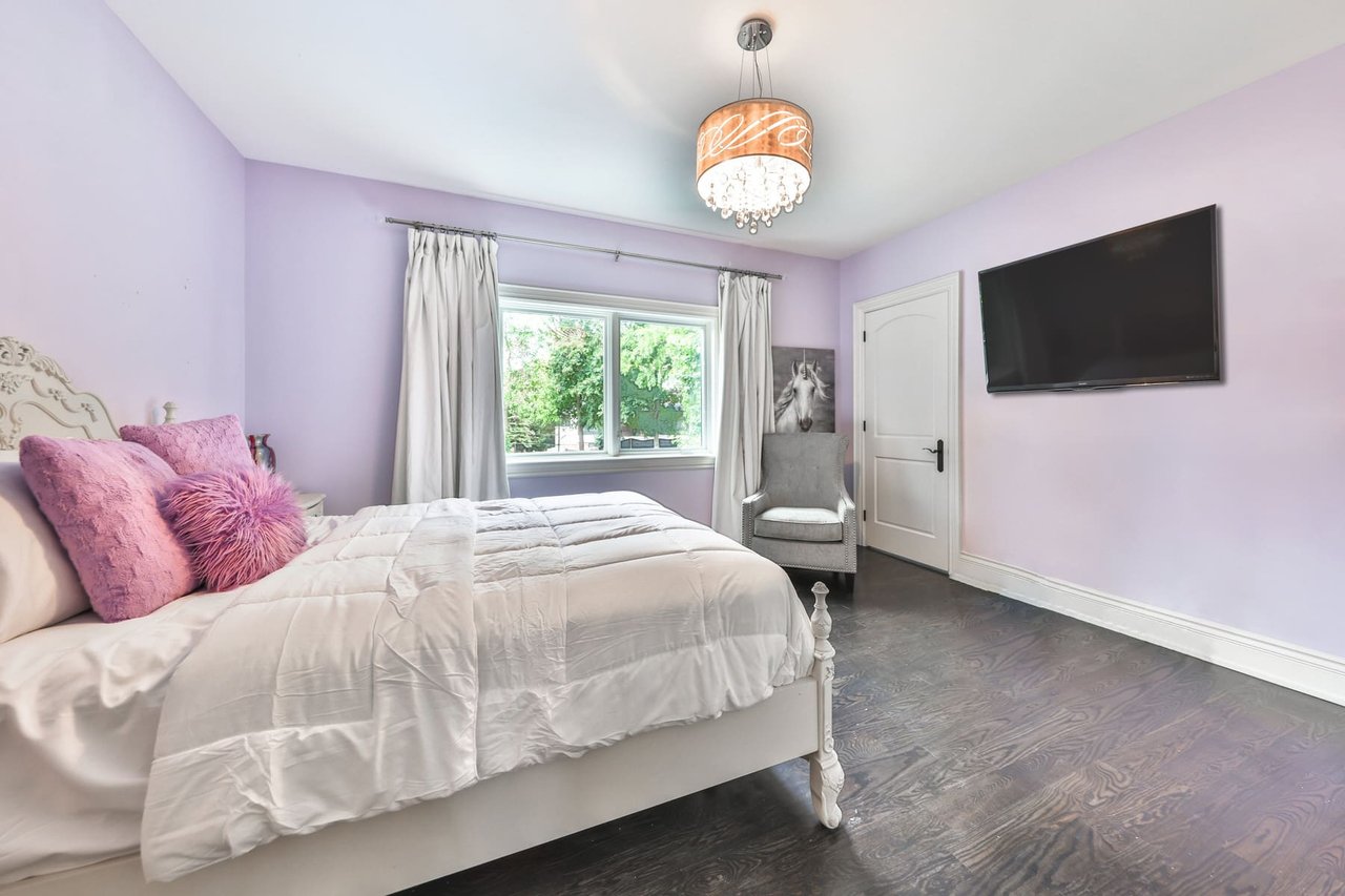 2015 Elmhurst Avenue, Oakville
