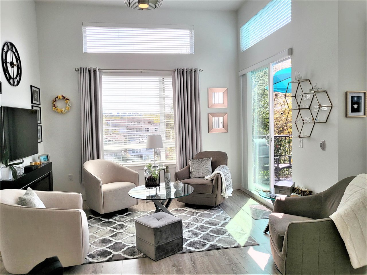416-2382 Atkins Ave