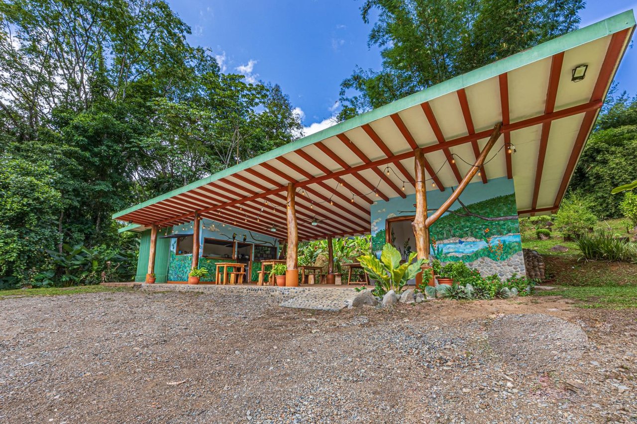 Uvita, Jungle Retreat Center on the Uvita River. Private and 17 Acres