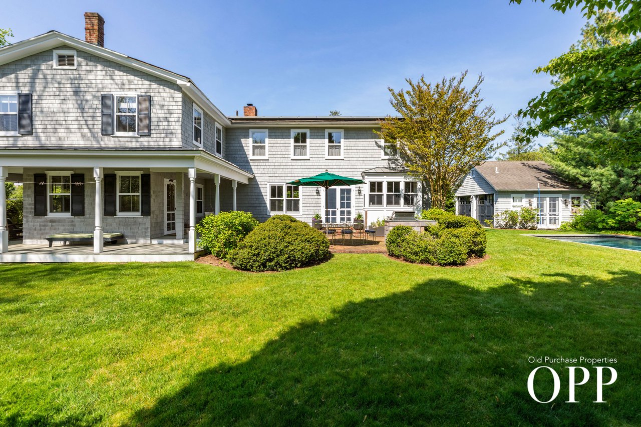 QUINTESSENTIAL BELLPORT COLONIAL