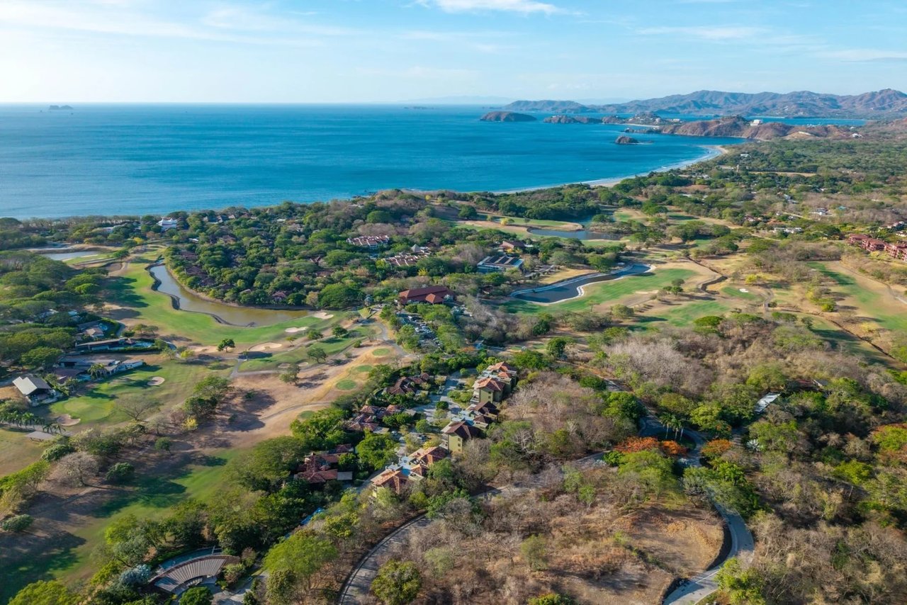 Renovated Carao Golf Condo, Flamingo, Guanacaste