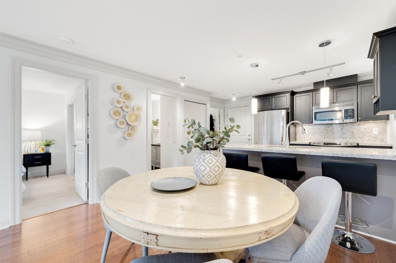 305-15389 Roper Ave
