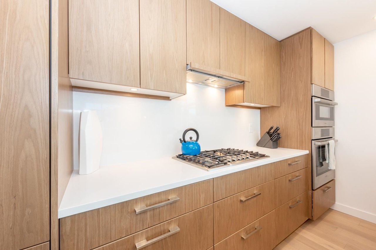 401-4988 Cambie St