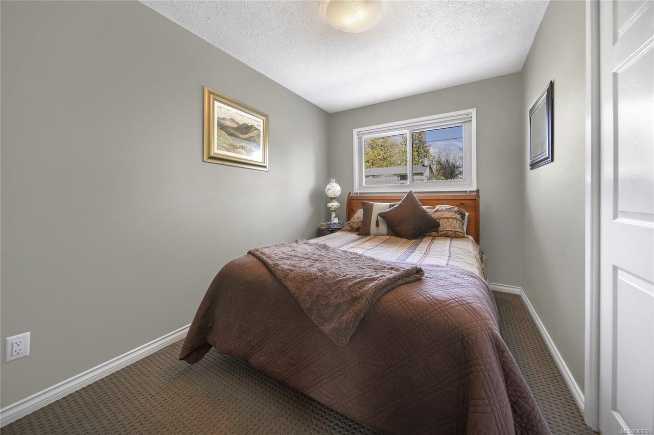 403 Dressler Rd