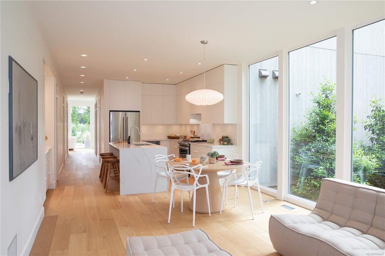 3917 Olympian Wy