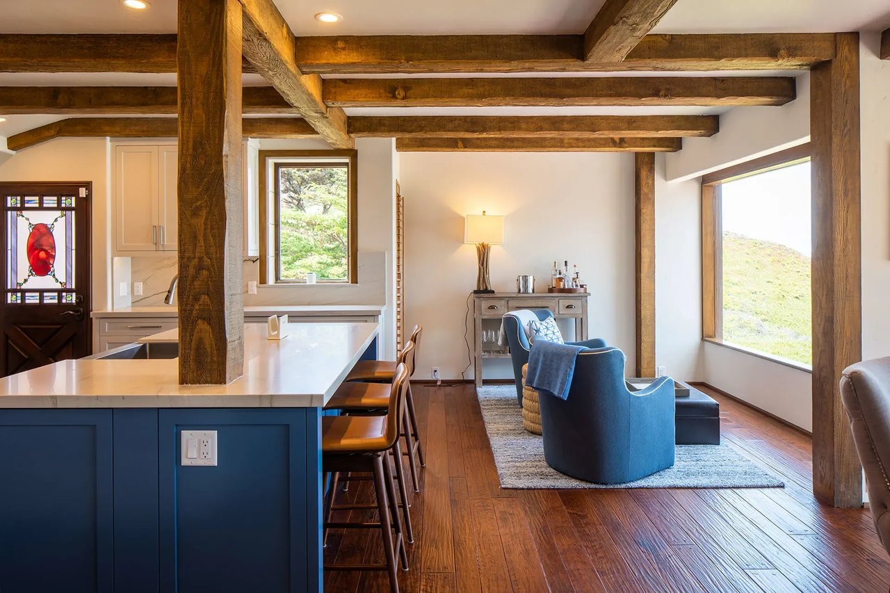 CARMEL HIGHLANDS LUXURY RENTAL - "SHIPROCK"