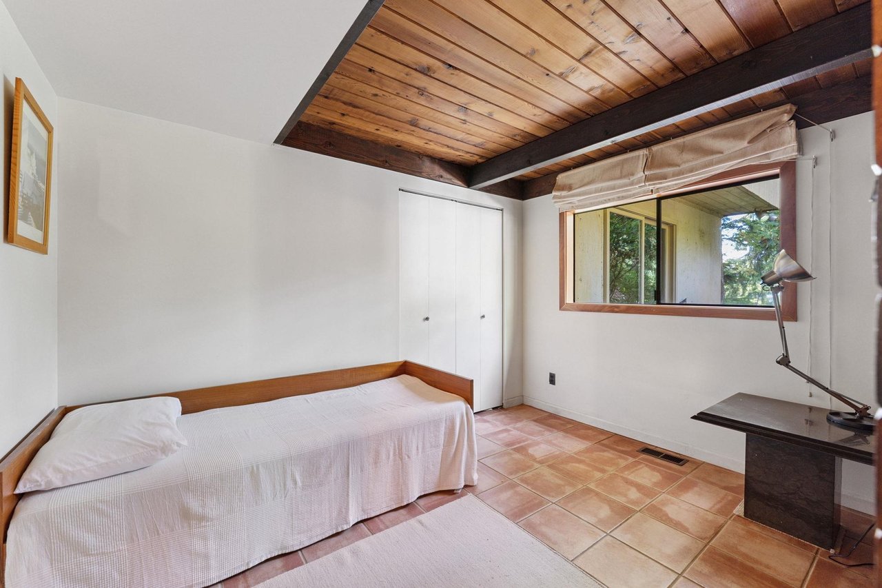 155 Highview Pl