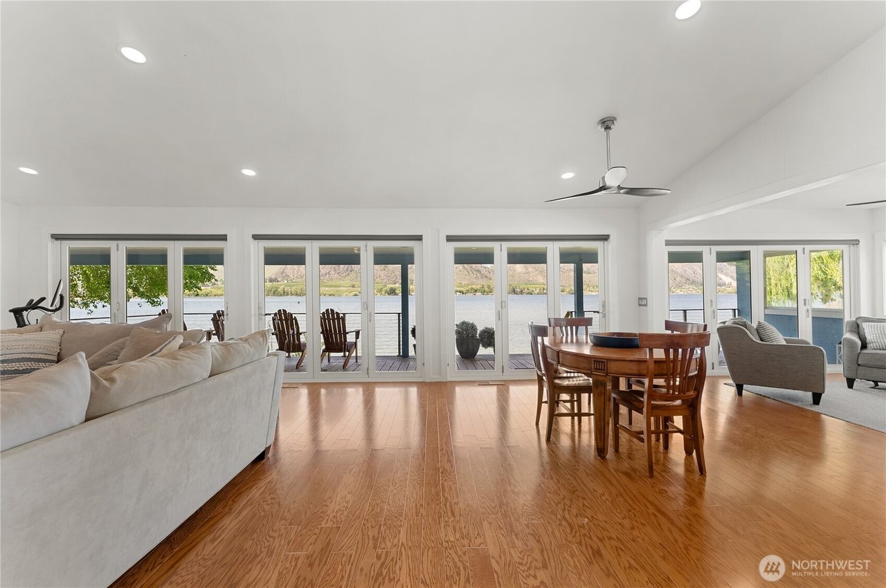21 Lakeview Loop
