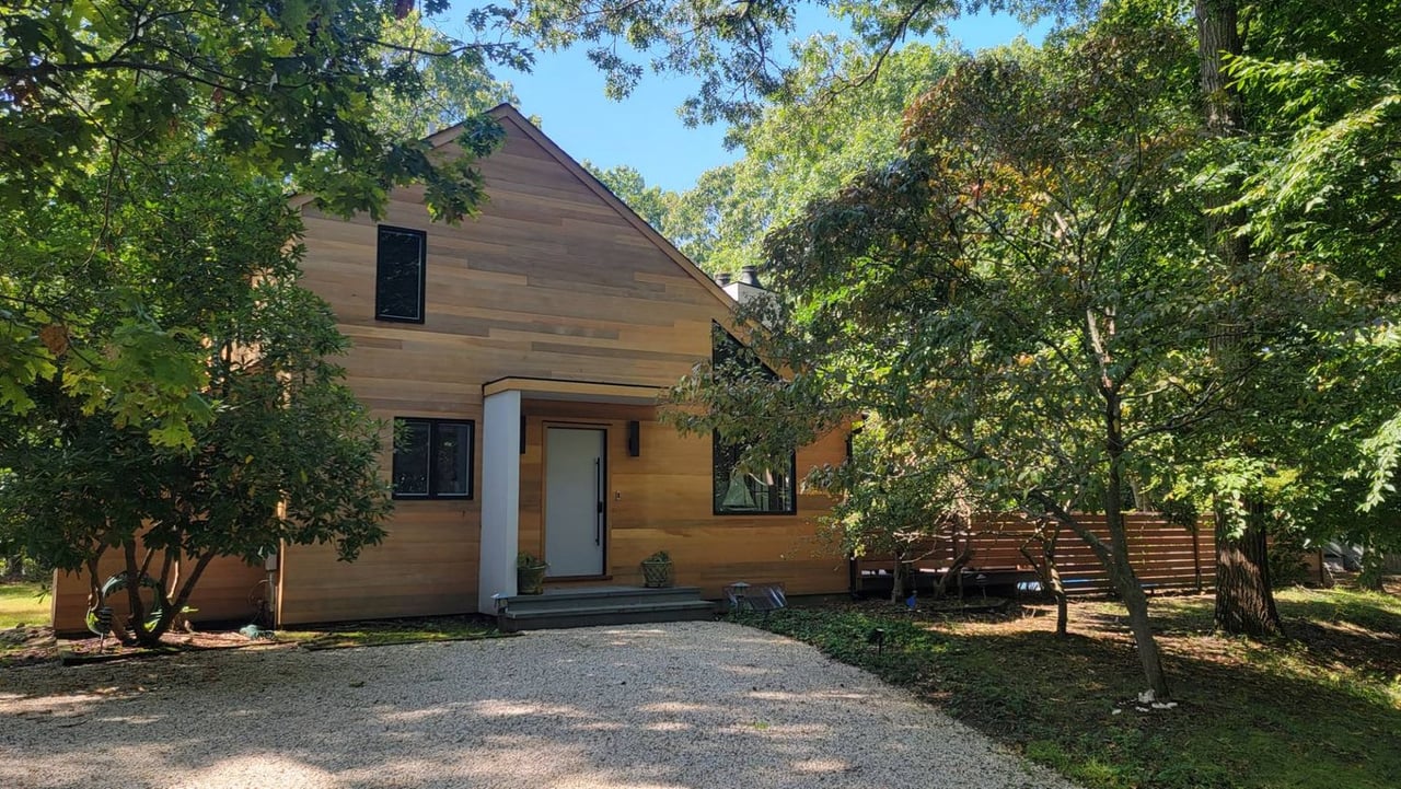 THE PERFECT HAMPTONS SUMMER RENTAL CLOSE TO VILLAGE