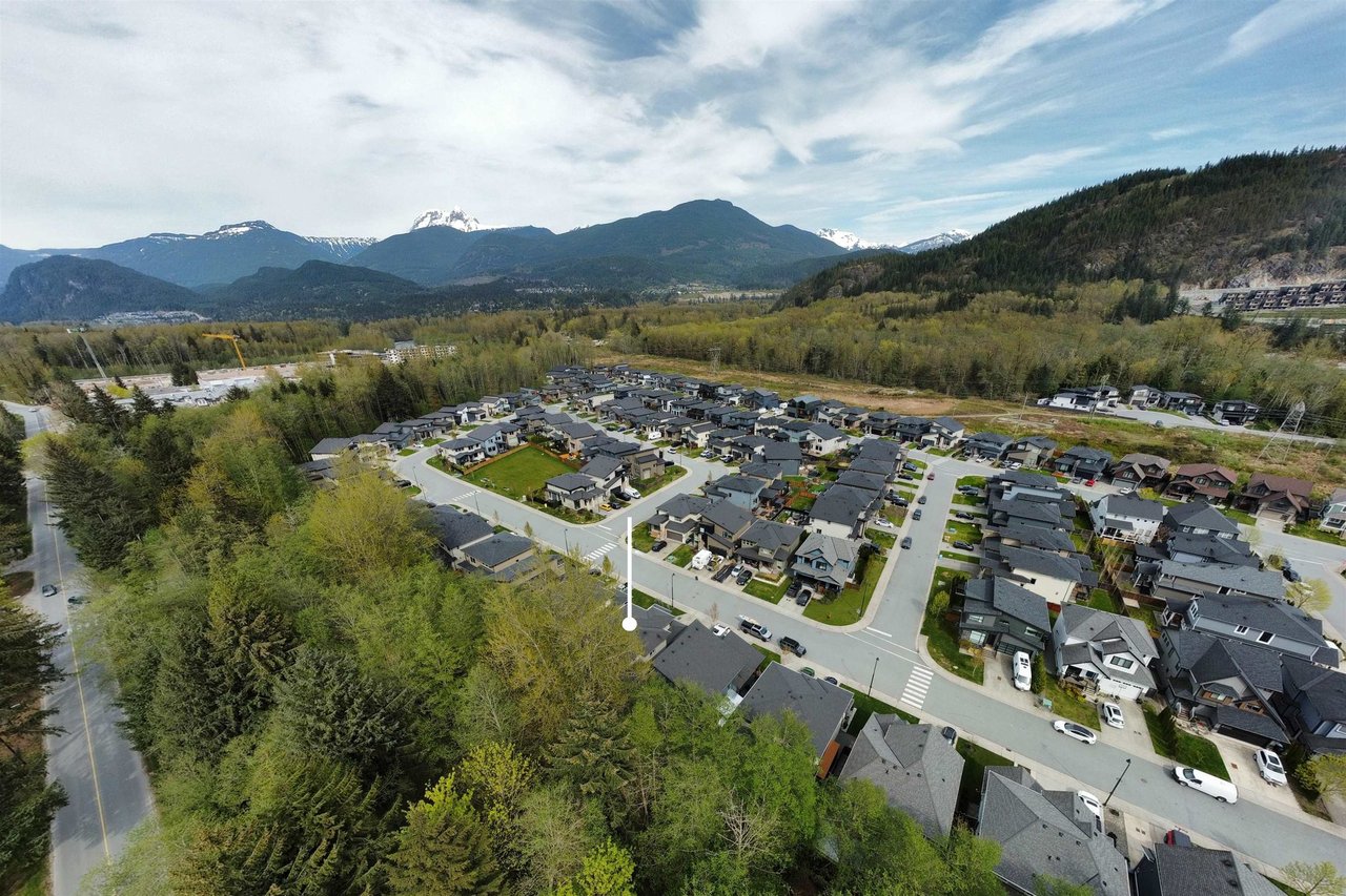 39253 Falcon Cres