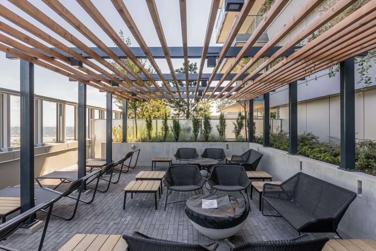 1210-3809 Evergreen Pl