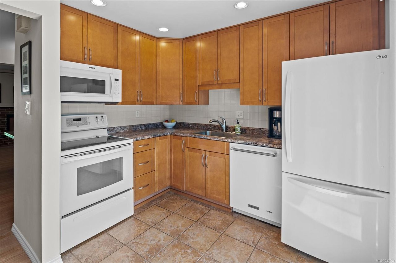 69-3987 Gordon Head Rd