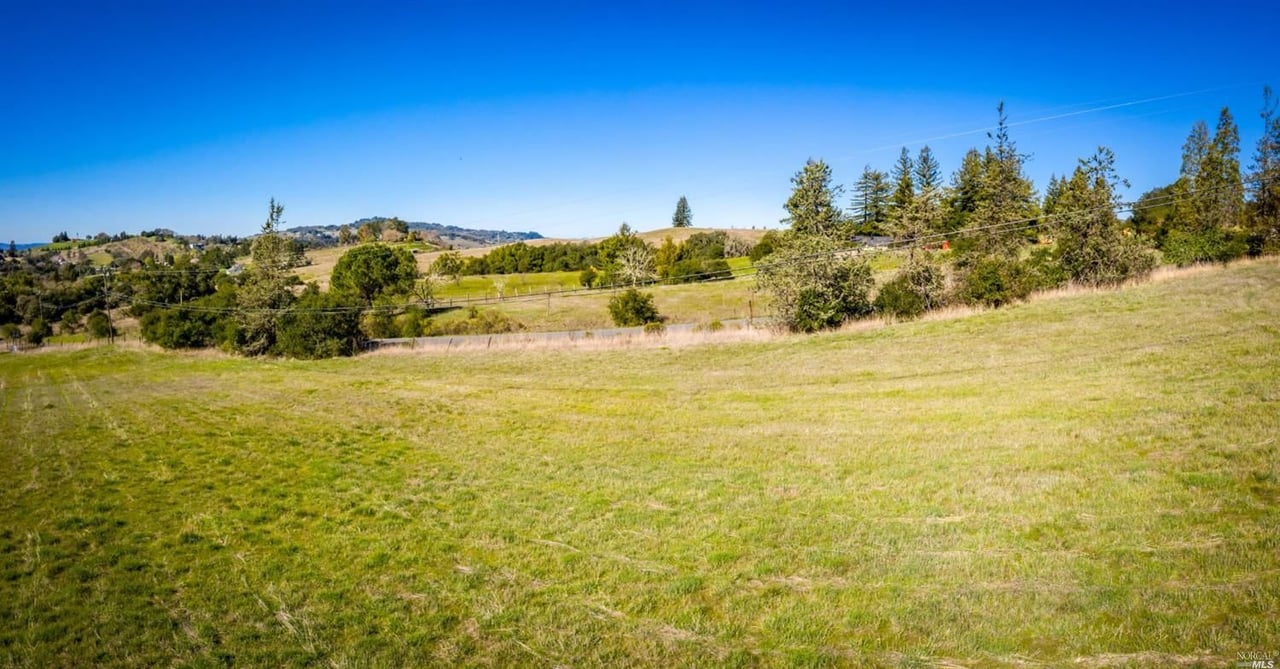 5289 Sonoma Mountain Rd
