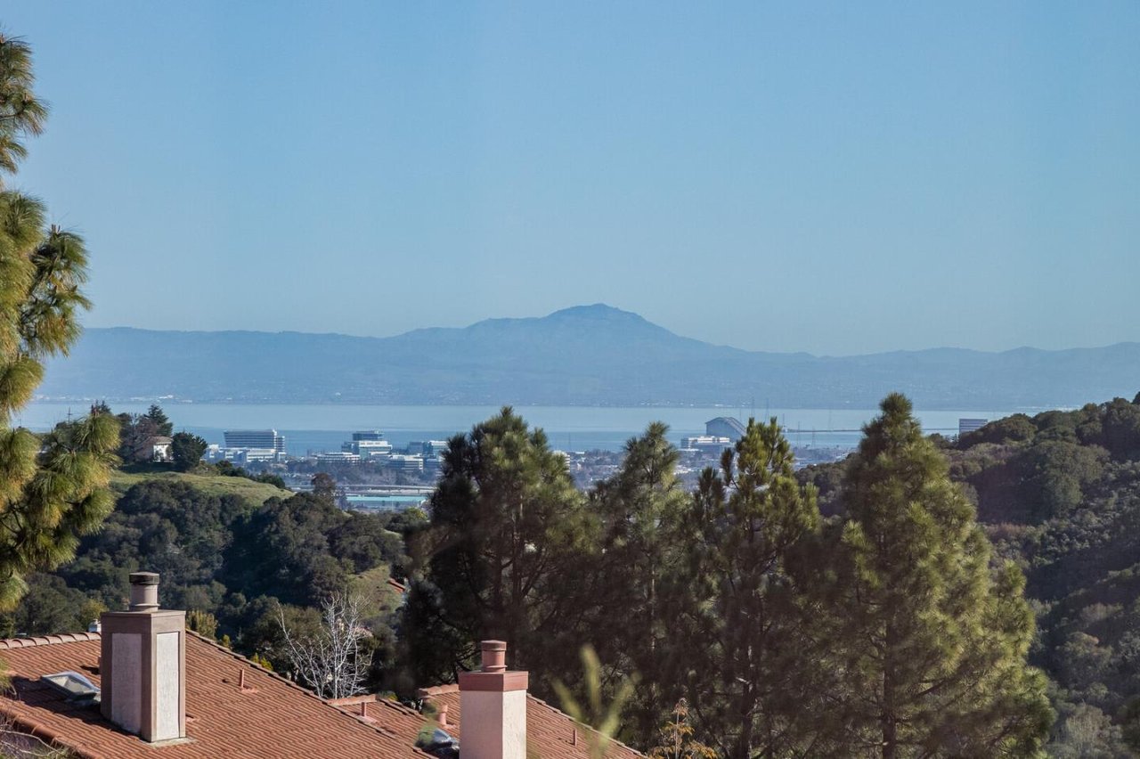 1669 Toyon Court