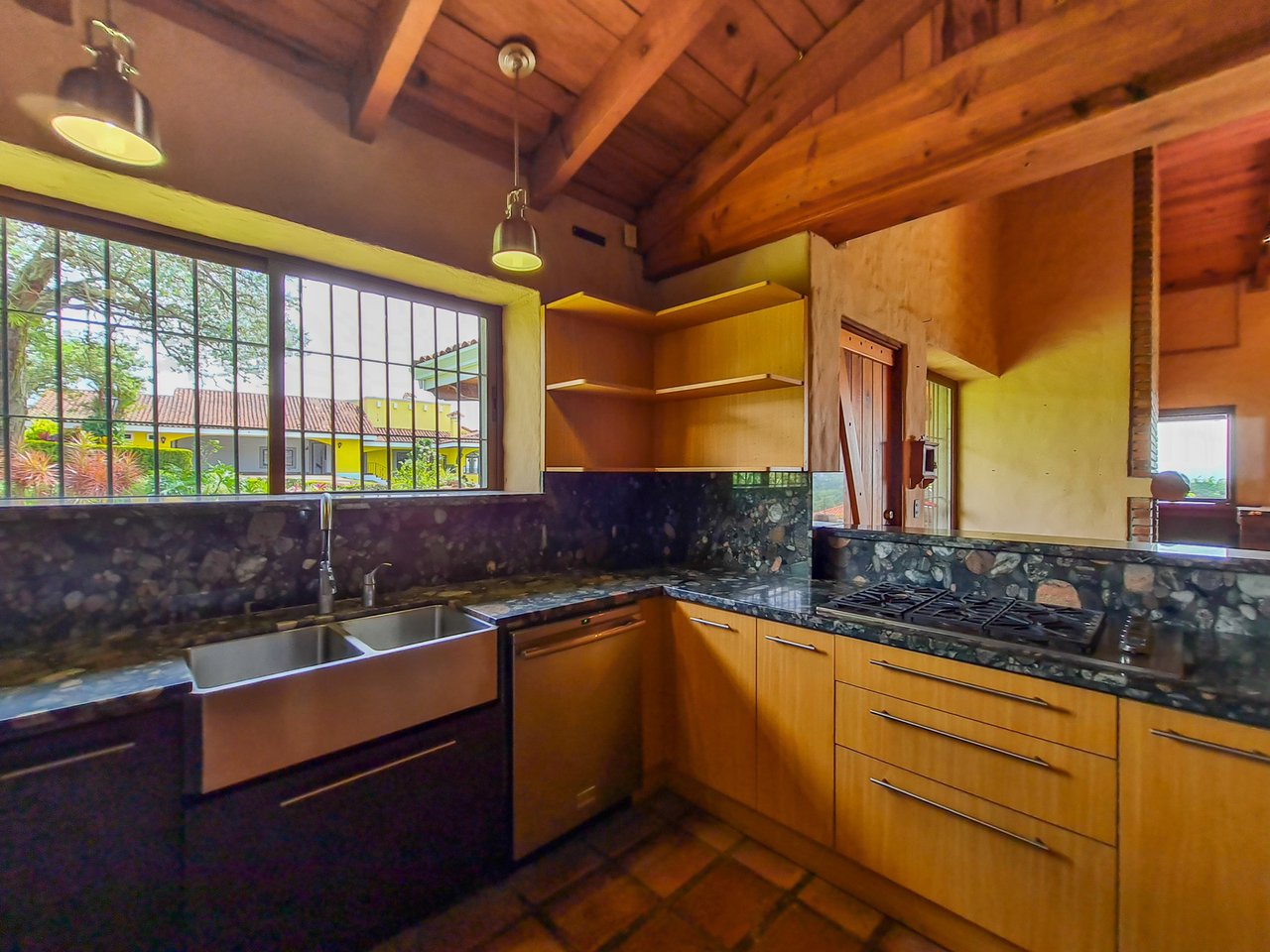 Colonial Estate With Indoor Pool, Heredia
