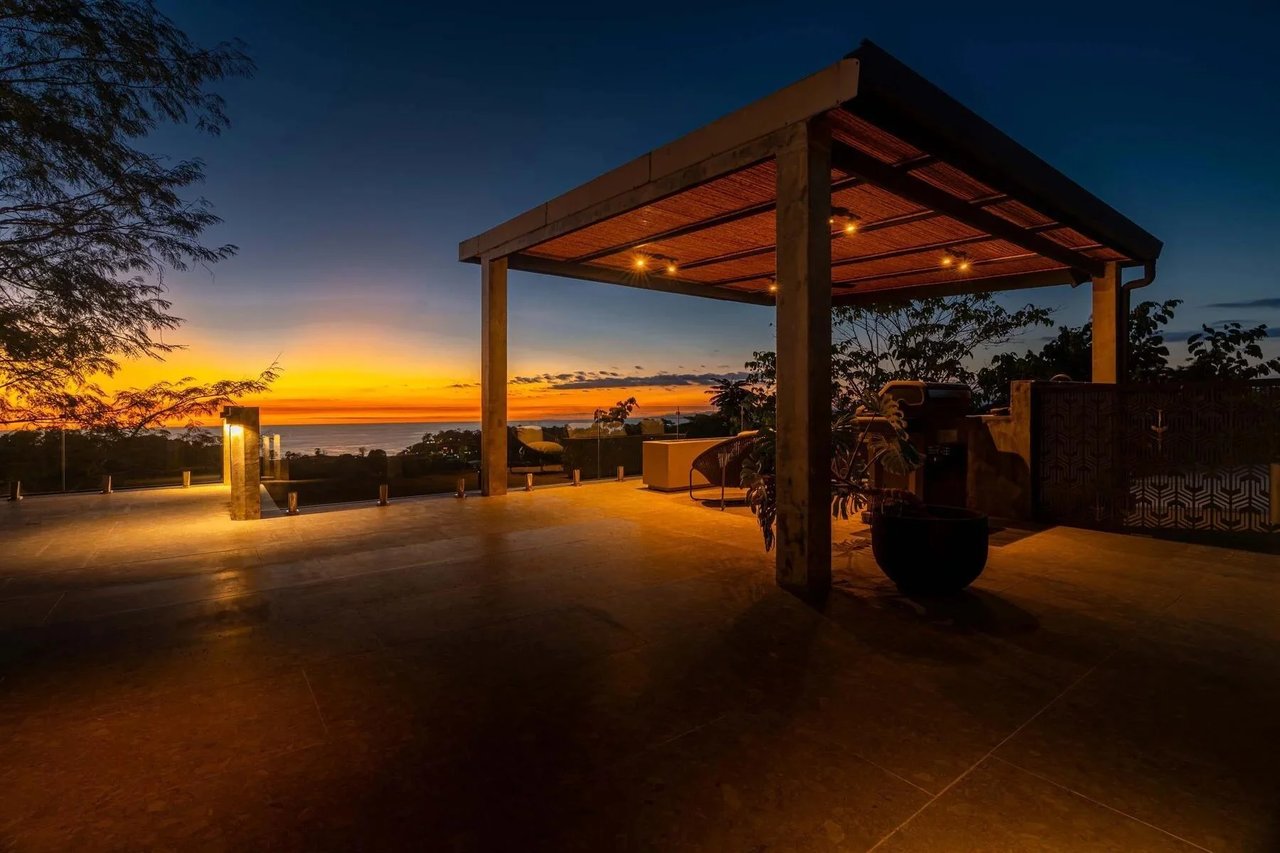 Rooftop Pool Modern Luxury Estate, Manuel Antonio, Puntarenas