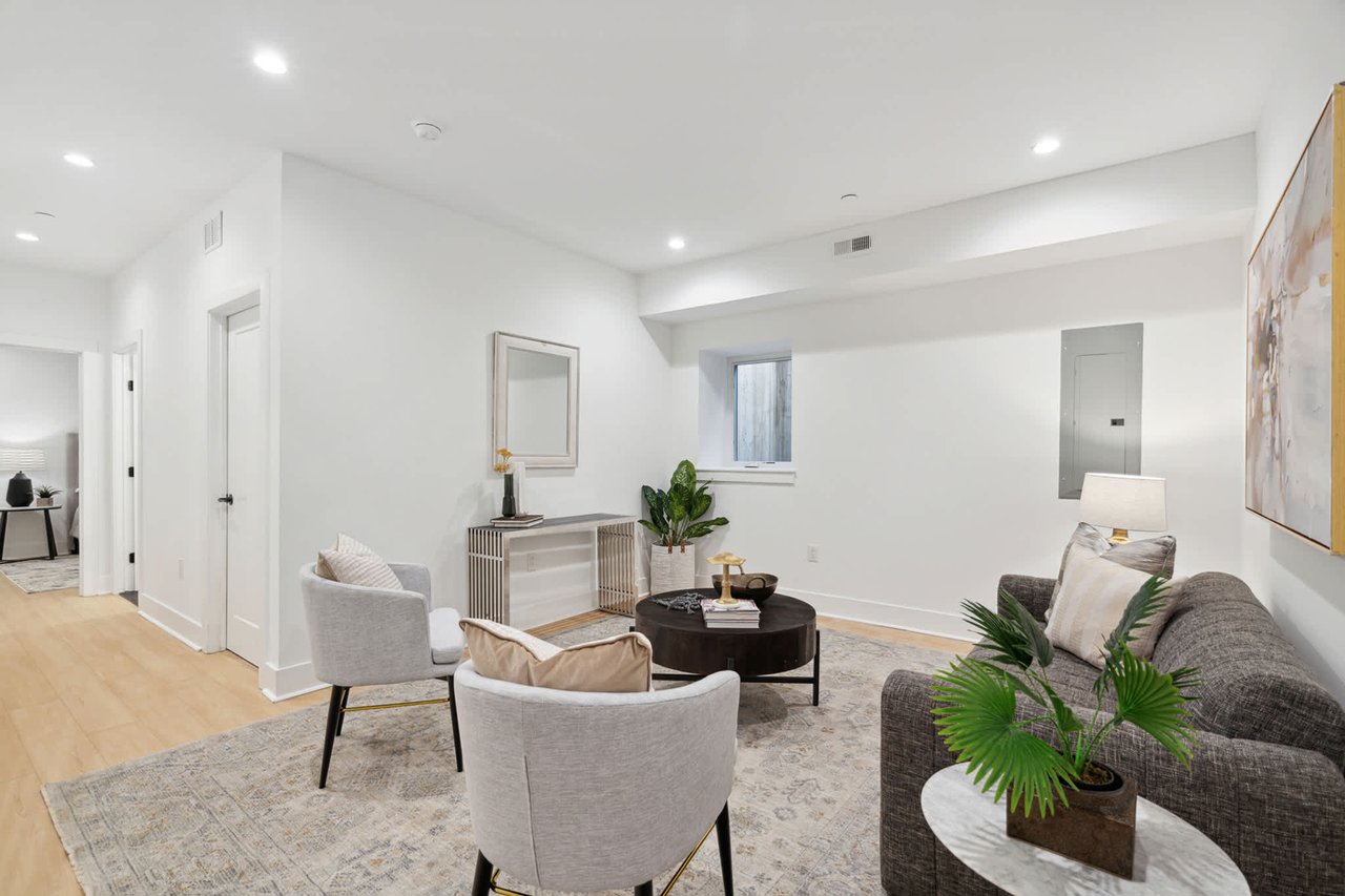 Torresdale Manor