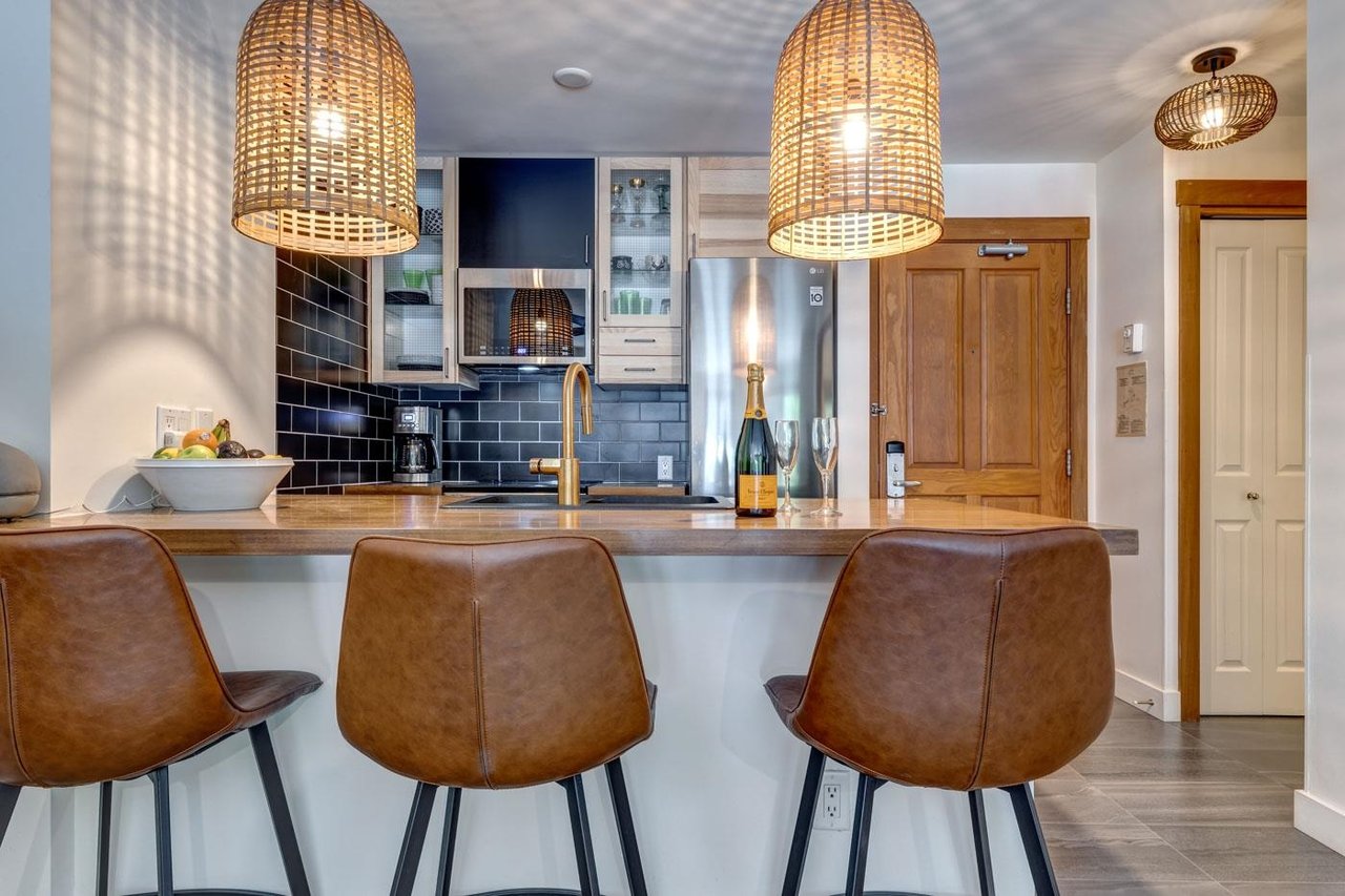 102-4660 Blackcomb Wy