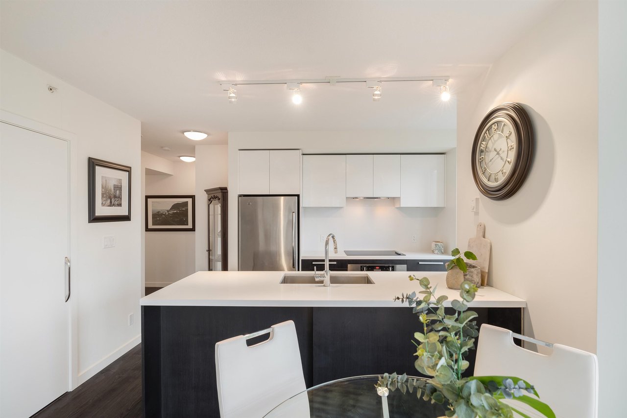 308-6333 Silver Ave